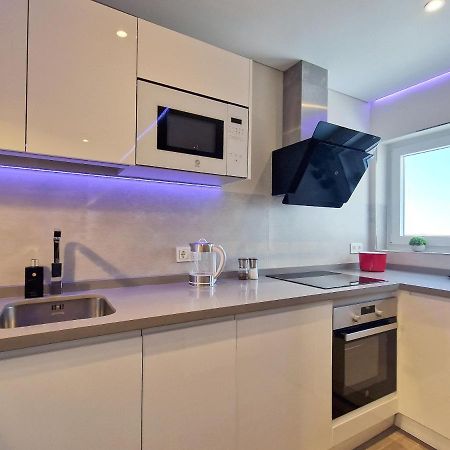 Emerald Apartment - Spacious Modern 2 Bedroom ベナルマデナ エクステリア 写真