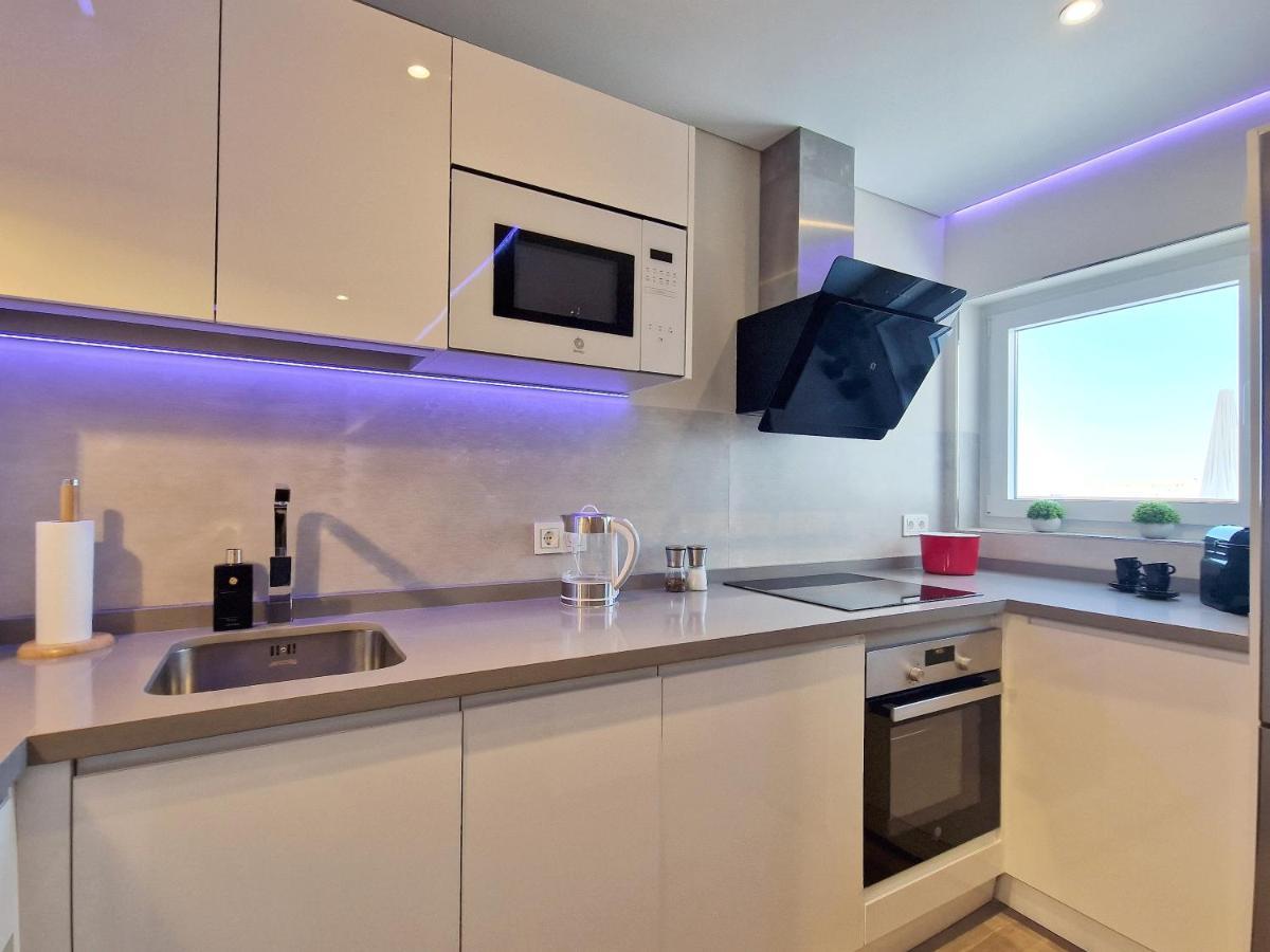 Emerald Apartment - Spacious Modern 2 Bedroom ベナルマデナ エクステリア 写真