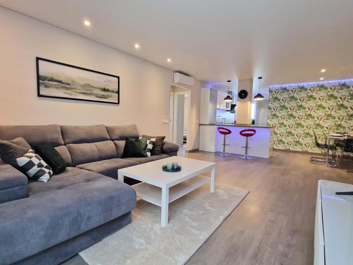 Emerald Apartment - Spacious Modern 2 Bedroom ベナルマデナ エクステリア 写真